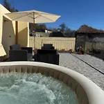 Casa Do Terno Com Piscina *