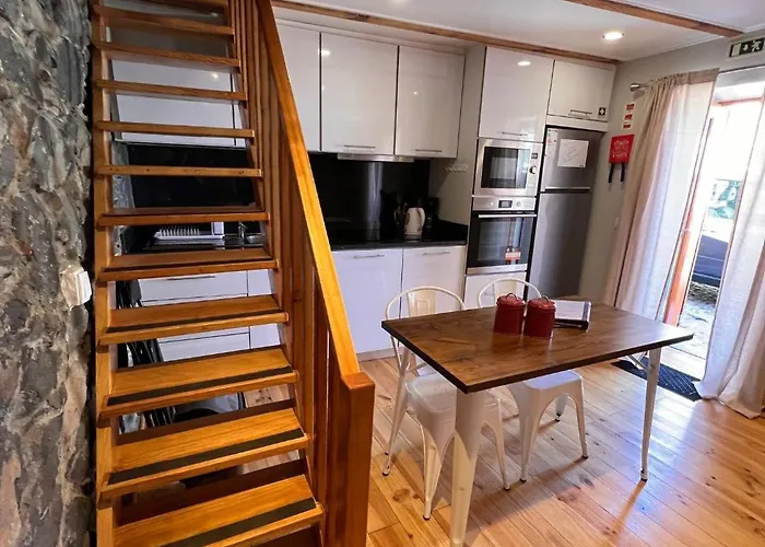 Casa Do Terno Com Piscina Vakantiehuis *